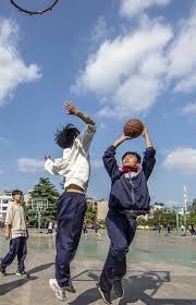 棒球与认知科学：如何训练球员在0.4秒内判断球速与下坠方向