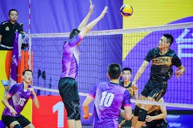 滑雪世界杯卡尔加里站：中国选手张可欣和武绍桐摘银