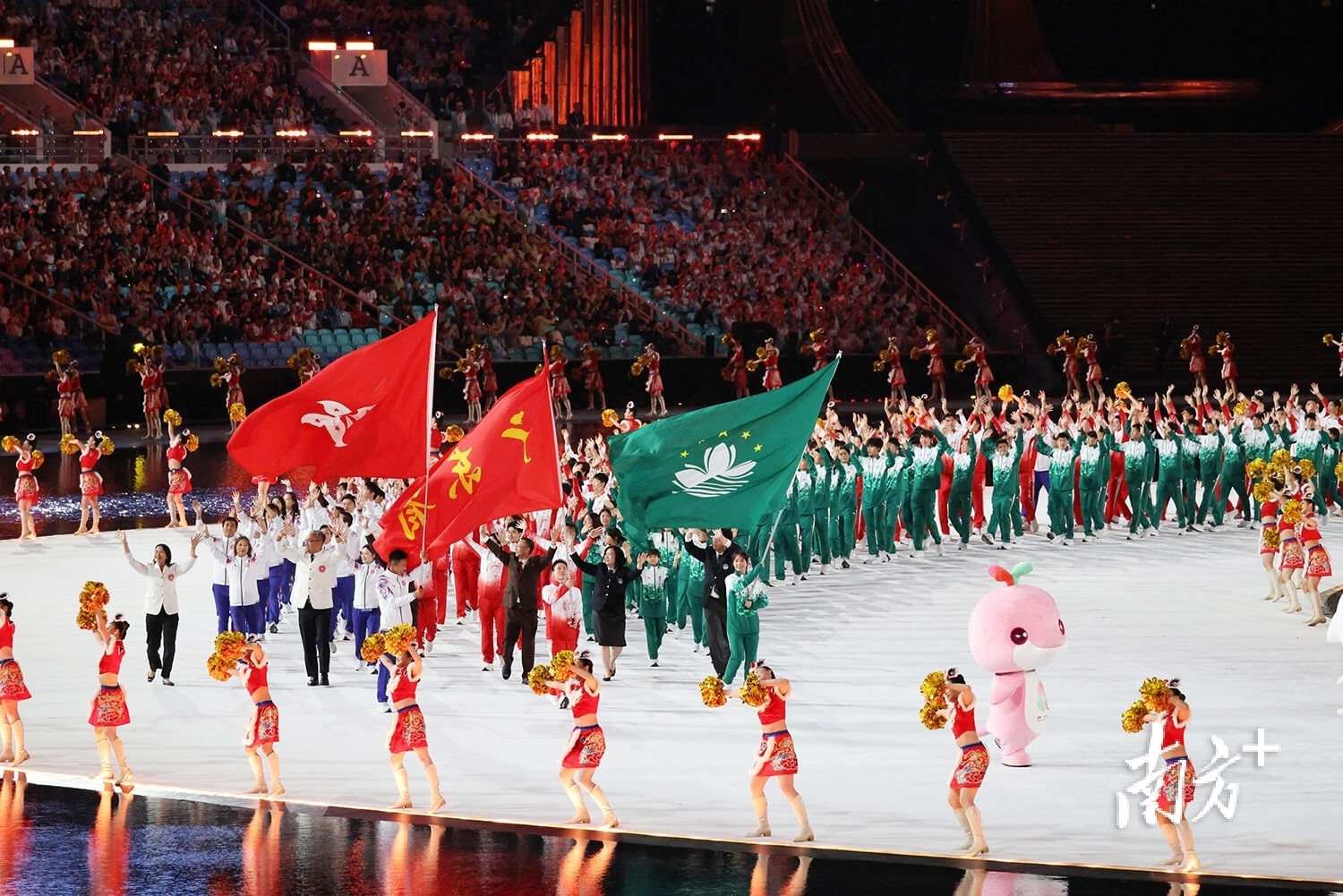 鲁梅尼格：拜仁本可以多拿五分&德甲更稳 欧冠踢